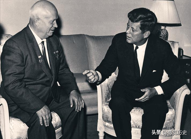 2100枚核弹24小时待命，张召忠曾发出警告：一旦开战	，无处可逃