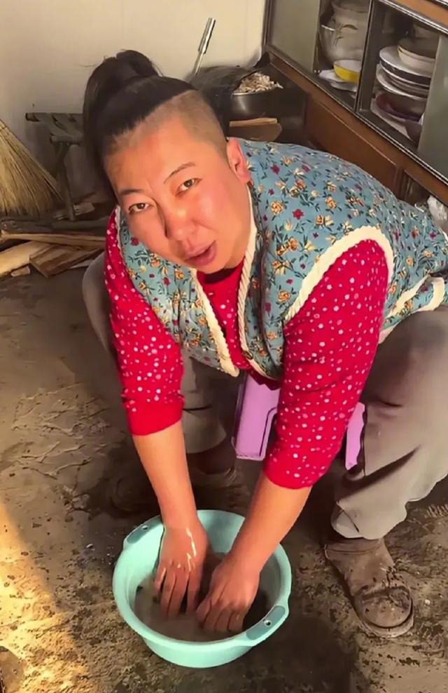 国务院点名封杀！1700万粉丝网红复出梦碎，直播带货路彻底堵死