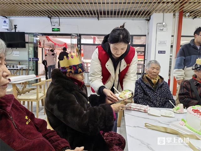 寻找旅居云南的100个人·昆明篇｜重庆姑娘李永春扎根社区的青春叙事