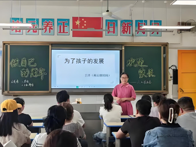 新生点名现场笑不活了！10后名字大全，子涵紫萱已成“老一辈”？