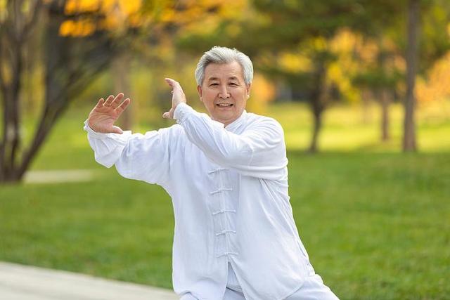 高血压患者有三坎，熬过就长寿：三坎是指哪三年？55岁后请重视