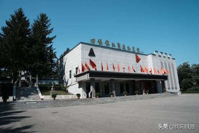 坐每天唯一的火车，去有故事的边境小城