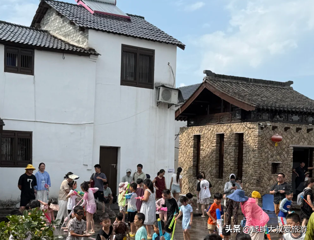 这个夏天，来杭州古村“泼水节”吧，独特消暑玩法，让全家乐翻天