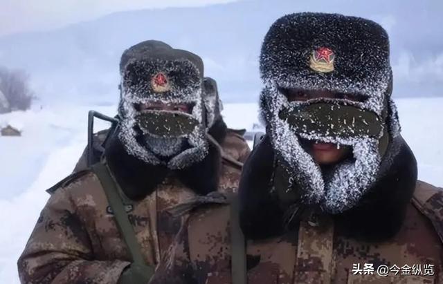 中印边境现"金属鬼怪"！解放军机器人哨兵上岗，印军还在苦熬严寒