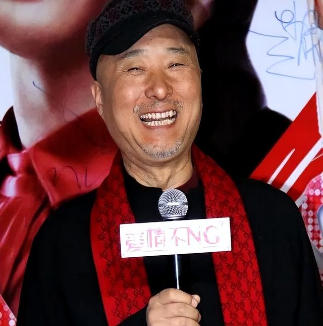 71岁过气陈佩斯遭嘲讽！《戏台》8000万票房狠狠打脸质疑声