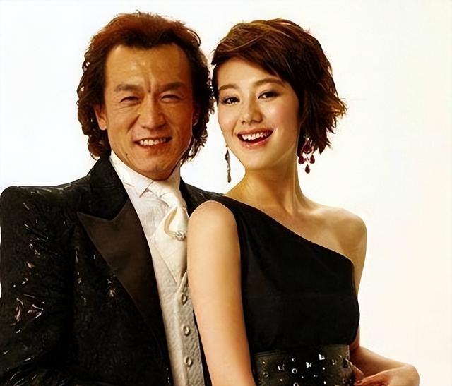 讨好大佬，陪睡上位，遭央视“开除”	，她身上的标签哪个才是真的