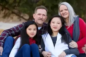 为何美国人不收养本国婴儿，偏对中国女童情有独钟？收养超8万个图片