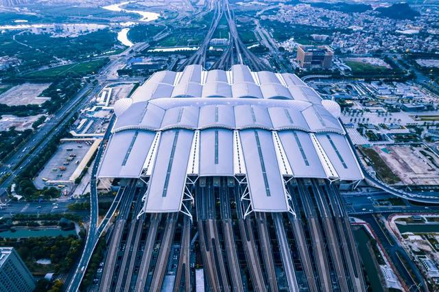 201亿！2010万人！广州：你大爷还是你大爷