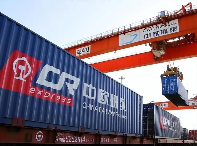 德国记者来河南旅游，游玩三天后懵了：欧洲迟早会被中国 “卷” 倒