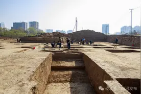 漯河发现一处古墓葬群，出土文物千余件：战国时期青铜剑、青铜匕首等青铜器还有汉代陶器、铁器和玉器图片