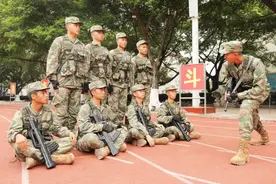厉害了！这群“带编入伍”新兵逐梦空军蓝图片
