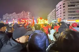 扮演赵世子网红两度道歉，福建游神继续，村民：两日花费破百万图片