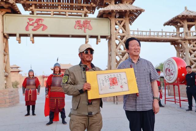 古道驼铃响 阳关迎客来——“东天山来的骆驼队”抵达敦煌阳关
