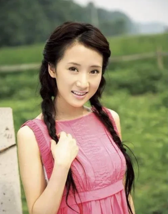 陪玩陪睡只是开胃菜，多位明星讲述遭遇，真是一个比一个刷新认知