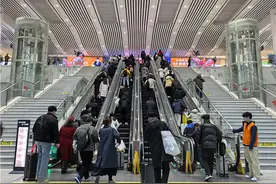 春运“人从众”模式开启！ 上海四大火车站1月20日起通宵运营图片