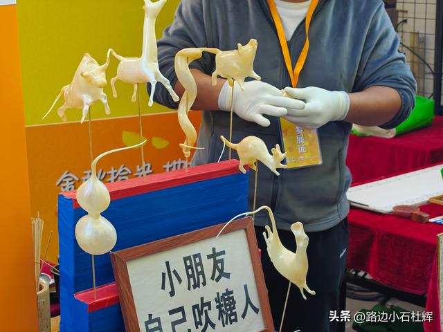 昔日皇家祭坛，今日大众踏秋——地坛秋日赏银杏