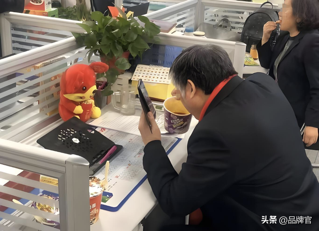 又一巨头跌落神坛？暴跌241%，创始人减持超1亿，阿里4.5亿打水漂