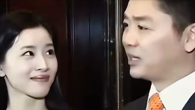 这次，在自嘲老婆面前没自信的刘强东身上，暴露了老夫老妻的尴尬