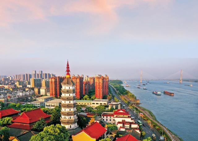 3 年换5次省会的安徽，成国内第一散装大省，为何南北两边都不认