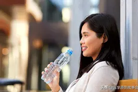 长期喝白开水与长期喝茶的人相比，谁的身体更健康？告诉你大实话图片