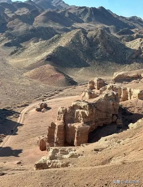 免签，中国最神秘的邻国，35元大巴直达，美女如云，遍地是景