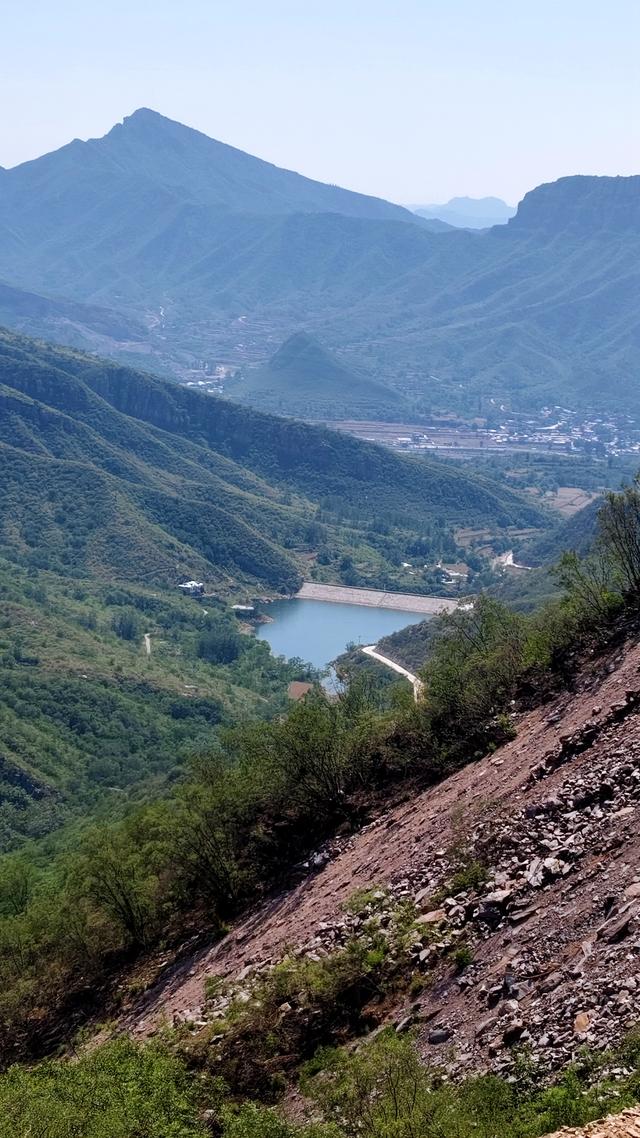 牛山寨-三帽山-三清观-金华寺-情人谷，28公里的穿越线，美哉险哉