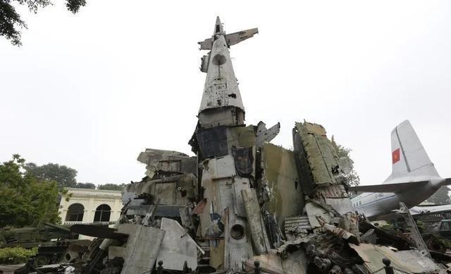 特朗普终于迈出这一步，F18“破门而入”，委内瑞拉还能撑多久？