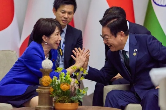 说话没把门	，高市又得罪人，刚给中国送完礼的李在明，对日开炮了