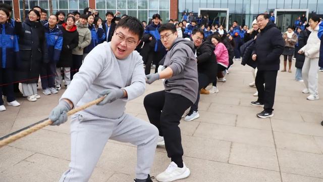 凝心聚力,气拔山河 | 恒德冬季拔河比赛热血开拔!