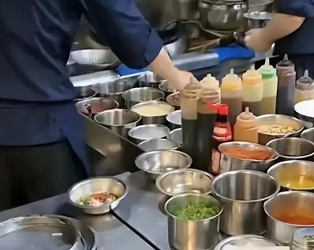 于东来突然“隐身”，西贝风波搅动商圈，舆论与品牌博弈加剧