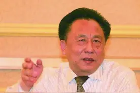 与10位少女生11私生子，成功与恶行交织，仍在潜逃中！图片
