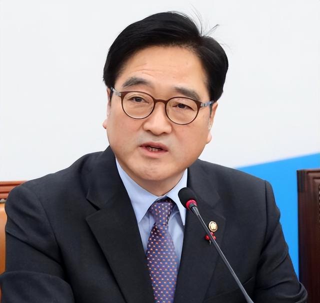 降级对待？首个高调拒绝北京阅兵的总统出现，已经通告全球