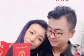 90后青年小伙娶50岁班主任，上演现实版师生恋，诠释爱情无界限图片