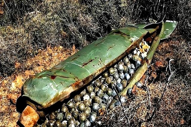 10分钟。2000士兵当场阵亡，数万名战士投降！集束炸弹威力太大