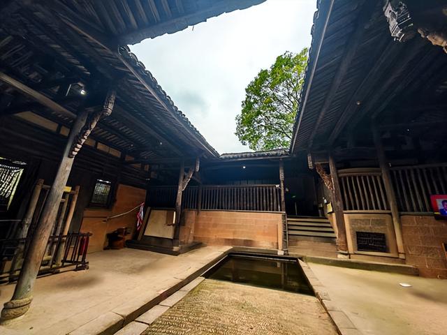 江西旅游：从白鹤湖到上饶集中营行 （图）