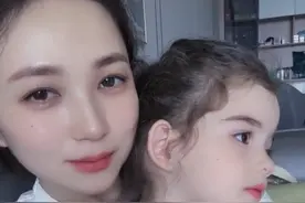 最美铁臂姑姑，一夜涨粉十万，在黄允知心里，姑姑才是最漂亮图片