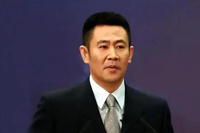 退休6个月还没享福就去世，一辈子无儿无女，他比罗京更令人惋惜