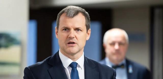 禁止所有中国外交官入境，不让两岸统一，这个国家比美国还要嚣张