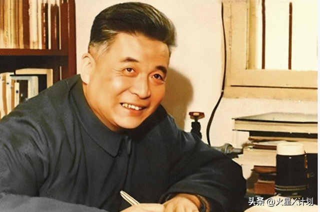 王宫保透露：杨振宁告别式时间确定，地点在八宝山，和邓稼先一样