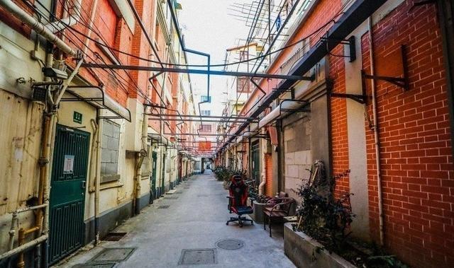 老房子又吃香了？只因住建部定调：2026年起，这2类人或将受益