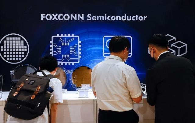 市值暴增6000亿!富士康“不喂饭”了，甩卖美国工厂回归中国
