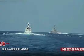 美军轰炸机半夜侵扰南海，歼-11果断出击，最近距离只有3米图片