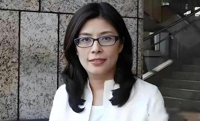 郑丽文现身国民党中央党部谢票