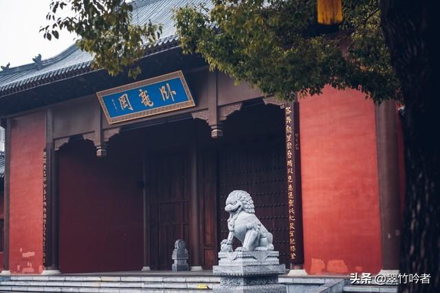 访寻南阳大将故里和墓冢，回顾其由逃犯逆袭人生的英雄历程。
