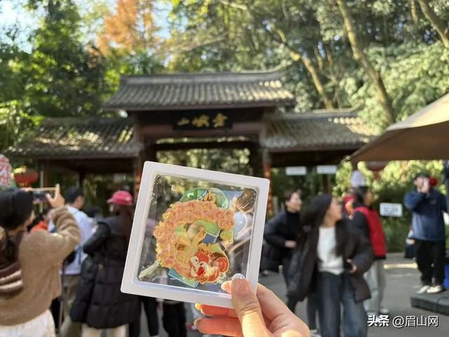 约16万人涌入丹棱过年，他们说：“今年丹棱的年味浓得化不开！”