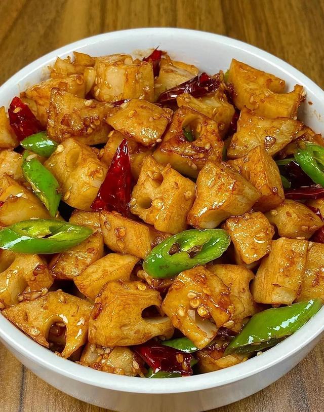 比白菜便宜比萝卜脆，大雪后要多吃，简单一蒸，爽口开胃胜过羊肉