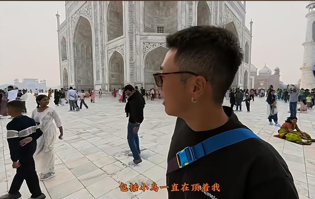 东北小伙闯印度，窜稀5天，参观火葬场发现骨灰撒恒河，恶心坏了