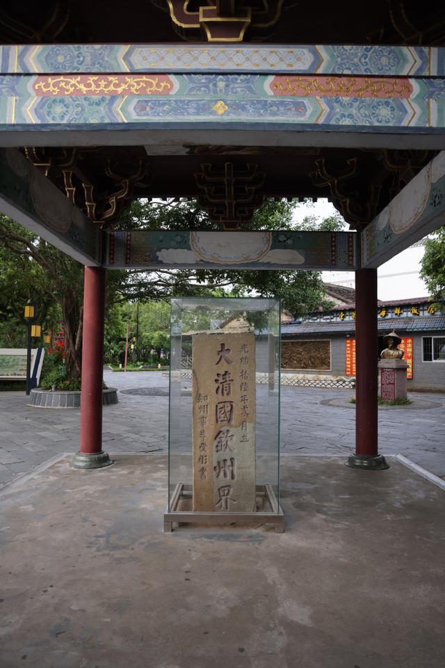 广西这座沿边、沿海、沿江的城市，一步横跨两国，10元直达越南！