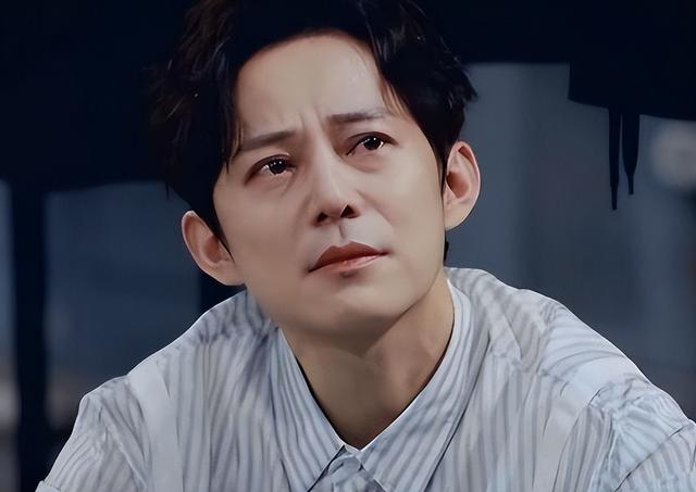 藏得太深！无妻无子身价过亿，51岁的何炅封杀背后水到底有多深？