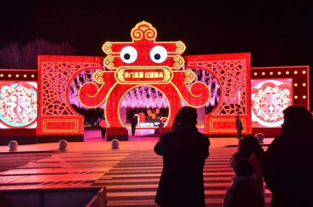 快来东胜青铜文化广场街！16天美食狂欢 + 8天巡游，氛围感拉满！